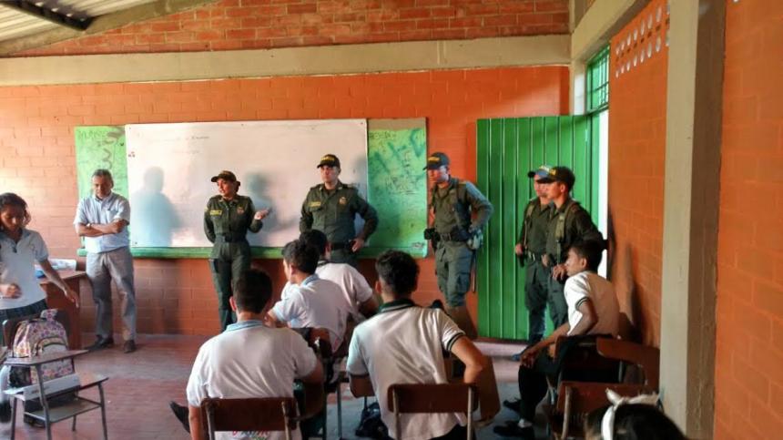 Campañas preventivas y controles de seguridad en colegios