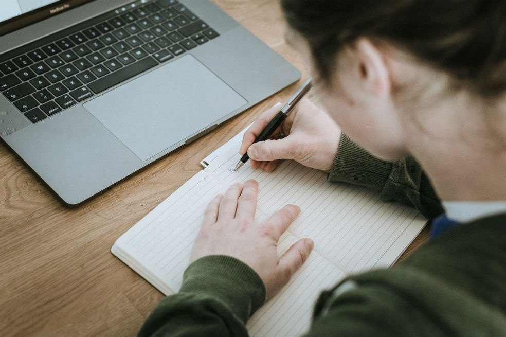 Diez programas académicos que más estudian los colombianos