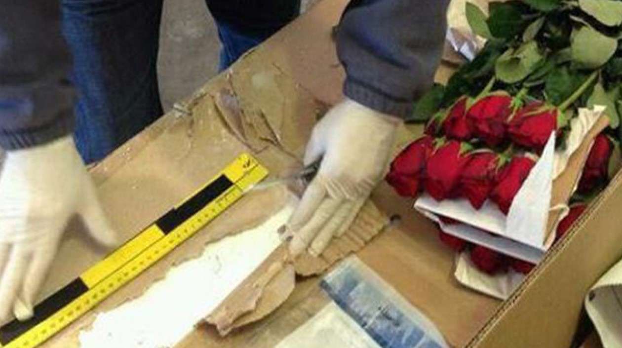 DETENIDOS EN EL AEROPUERTO EL DORADO POR TRAFICO DE ESTUPEFACIENTES EN FLORES  