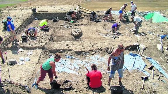 Descubren objetos antiguos al sur de Chile

