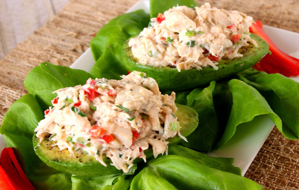 Aguacate relleno de Pollo y Aceitunas
