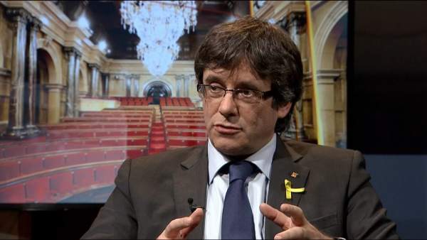 El constitucional atura la llei que pretenia invertir Puigdemont a distància