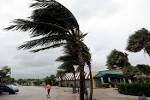 Matthew arremete sobre Bahamas y avanza hacia la costa este de Florida