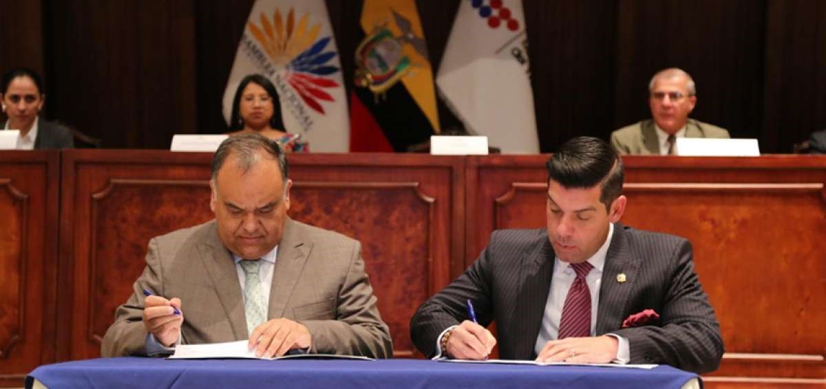 GOBIERNO Y TRABAJADORES EVALÚAN NUEVOS CONTRATOS LABORALES - EL DIA A DIA