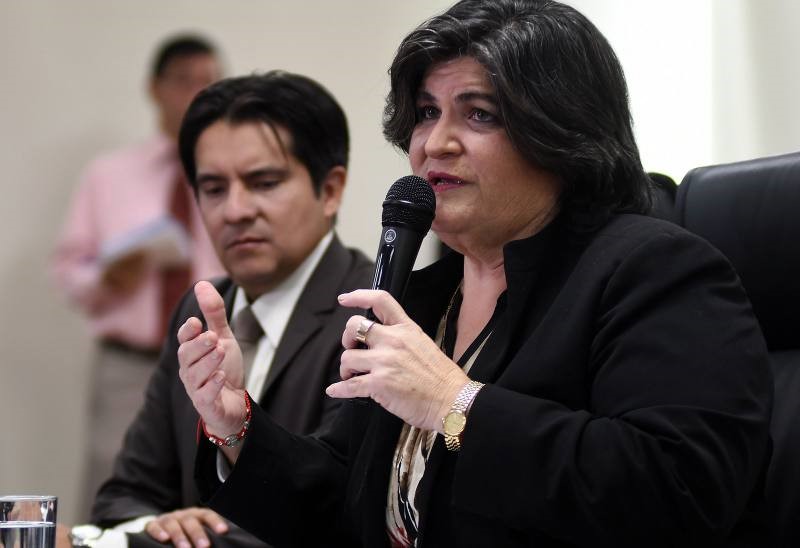 CONTRALORÍA ALERTÓ AYER SOBRE INHABILIDAD DE EXMINISTRA MARÍA ELSA VITERI POR MORA
