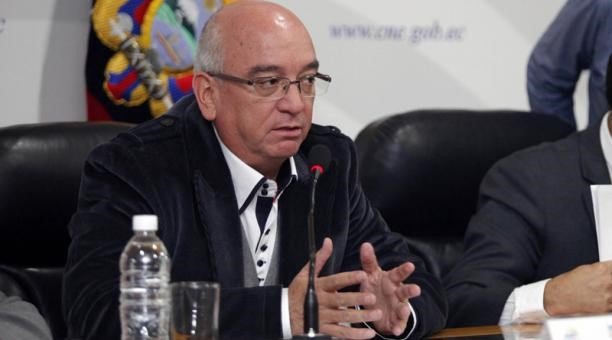RENUNCIA DE PATRICIO BACA