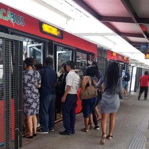 A cumplirse dos años del Sistema de Transporte Integral (Acabús), el servicio sigue siendo caro deficiente y pésimo.