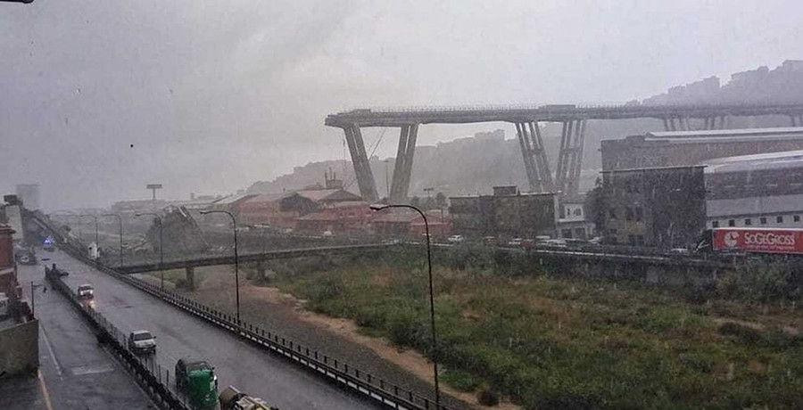 "Inmensa tragedia": Decenas de muertos al derrumbarse un viaducto de una autopista en Italia