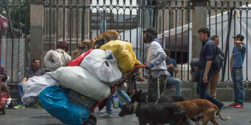 Suman 30.5 millones de personas en la informalidad: Inegi