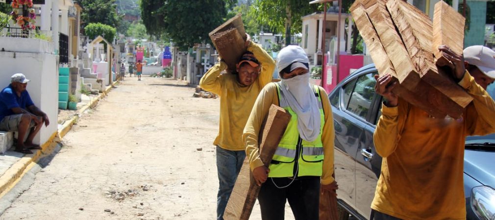 Refuerza Gobierno Municipal limpieza de panteones