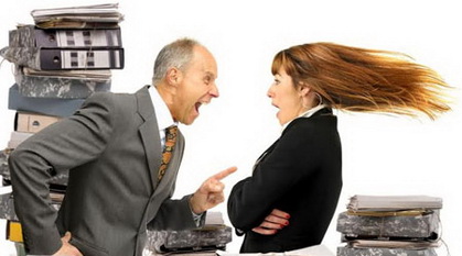 Diferencia entre liderazgo y poder.