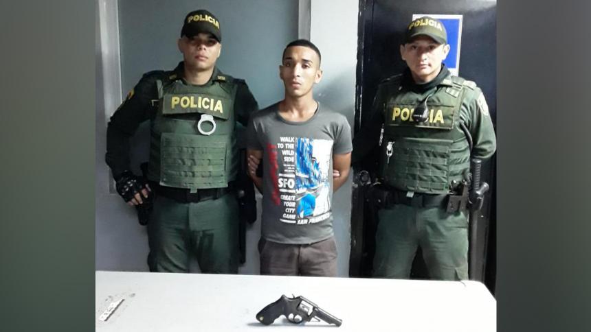 Hieren a bala a adolescente de 14 años en el barrio Montes