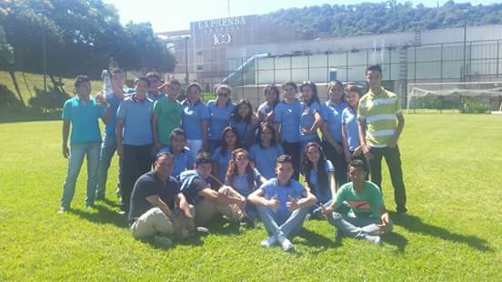 Alumnos de el INDET visitan las instalaciones de La Prensa Grafica
