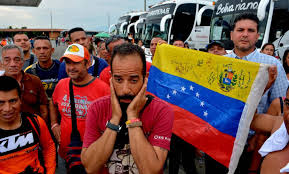 Santos inicia proceso de despojo para los migrantes venezolanos