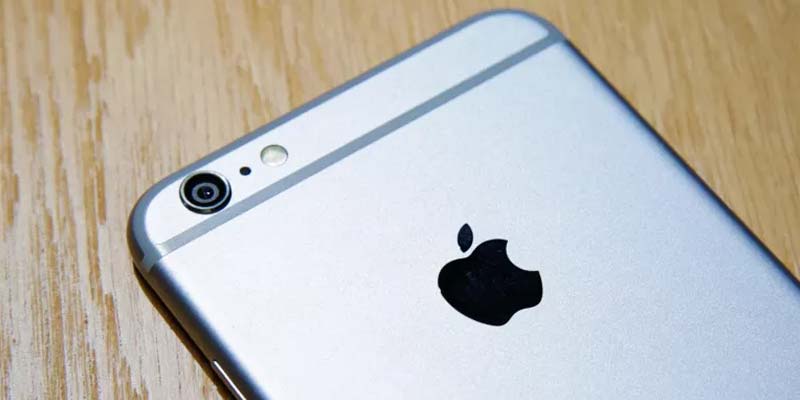 Apple reconoce por primera vez que ralentiza deliberadamente sus teléfonos