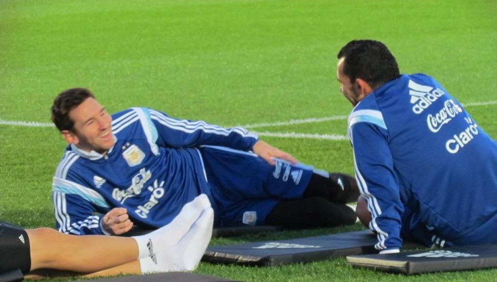 Tevez compara a Messi con Cristiano Ronaldo