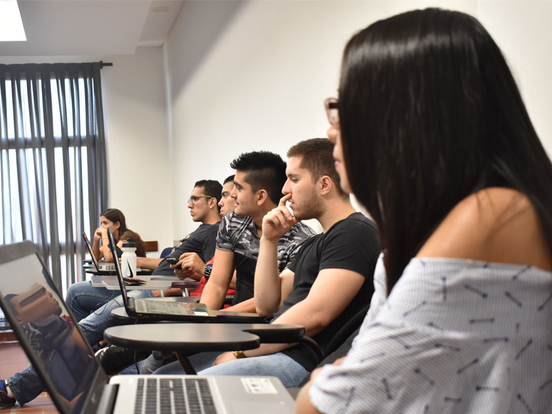 Estudiantes de Unifundacion se  enojan por uso de sus datos personales para campaña políticas para presidentes