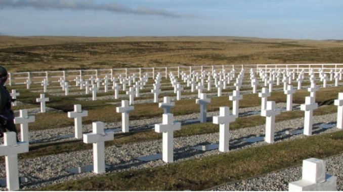 Argentina e Inglaterra firmarán un acuerdo por los NN de Malvinas