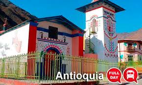 ANTIOQUIA Y SU DESARROLLO TURÍSTICO SOCIAL.
