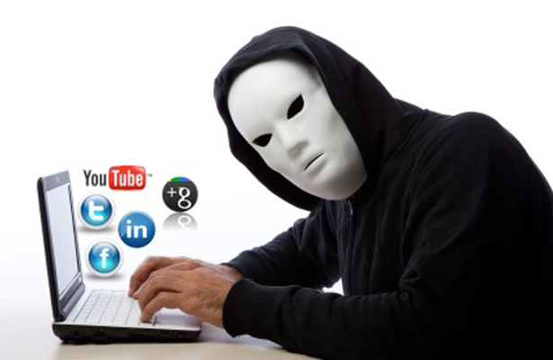 Riesgos en el Internet;Robo de identidad