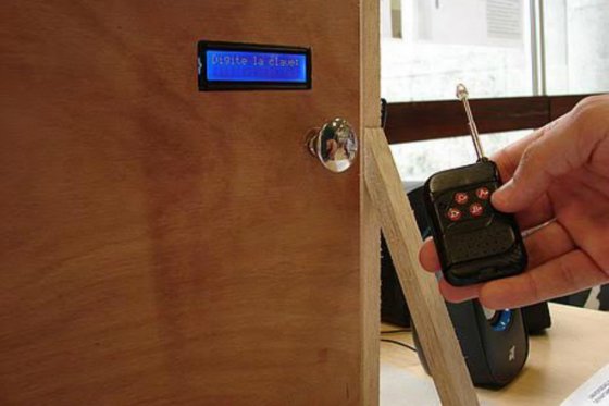 Estudiantes de la U. Nacional crean una cerradura digital e inalámbrica para blindar viviendas