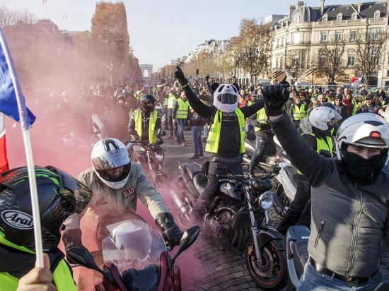Protestas en Francia dejan 227 heridos y una mujer fallecida