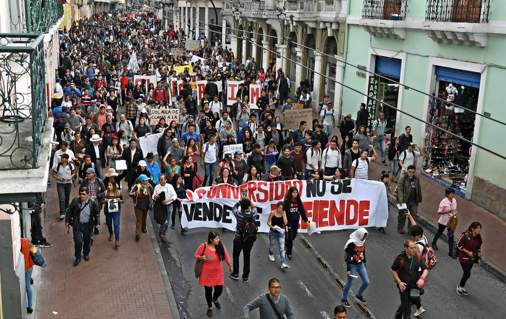 Movilización universitaria por recorte presupuestario