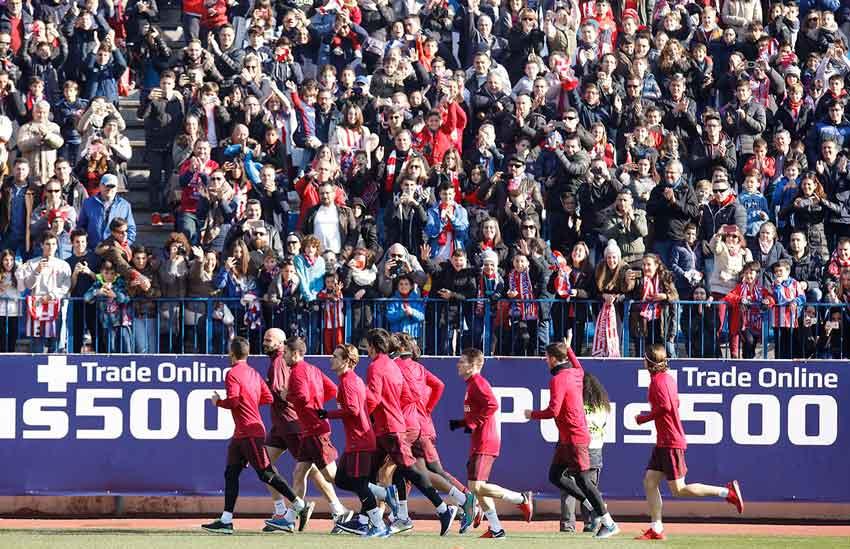 Los Reyes del Calderón hacen felices a 4000 aficionados