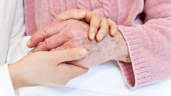 2.POR CUMPLIR CON LA LEY DE LA EUTANASIA EN CANADA UNA MUJER MUERE CON EL DESEO DE PASAR LA NAVIDAD.