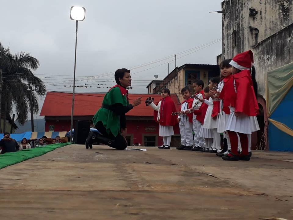 Con Villancicos. Escuelas Inician Actividades  Navideñas en la Plaza Principal.