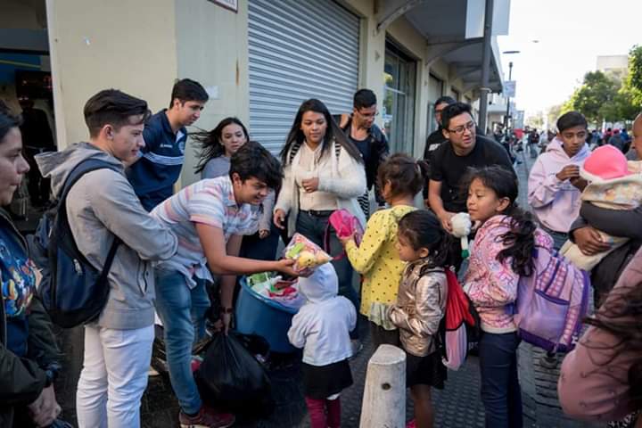 Colecta de víveres y ropa.