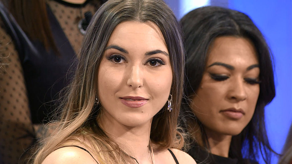 La reacción del público a la propuesta de Claudia a Jenny.
