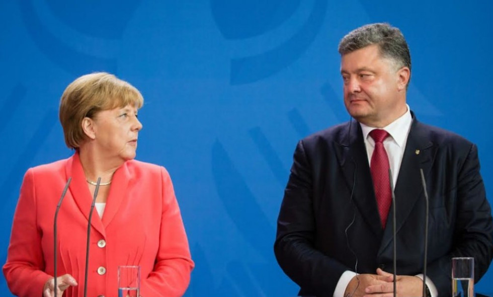 La reunión de Merkel y Poroshenko culmina con un posible alto el fuego en el Donbass