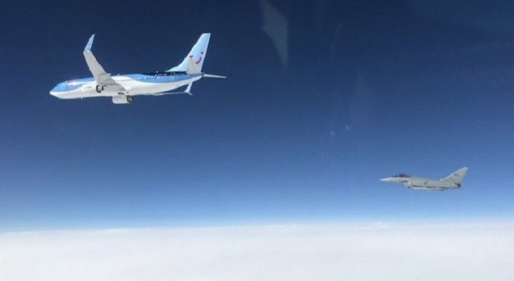 Dos cazas italianos interceptaron un avión de pasajeros de TUI Fly