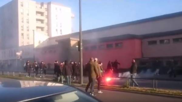 Dos grupos ultras del Real Betis se pelean entre sí en Rennes