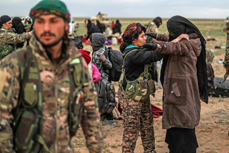 Las FDS rescataron a decenas de civiles y a 24 milicianos kurdos capturados por ISIS en Baghouz