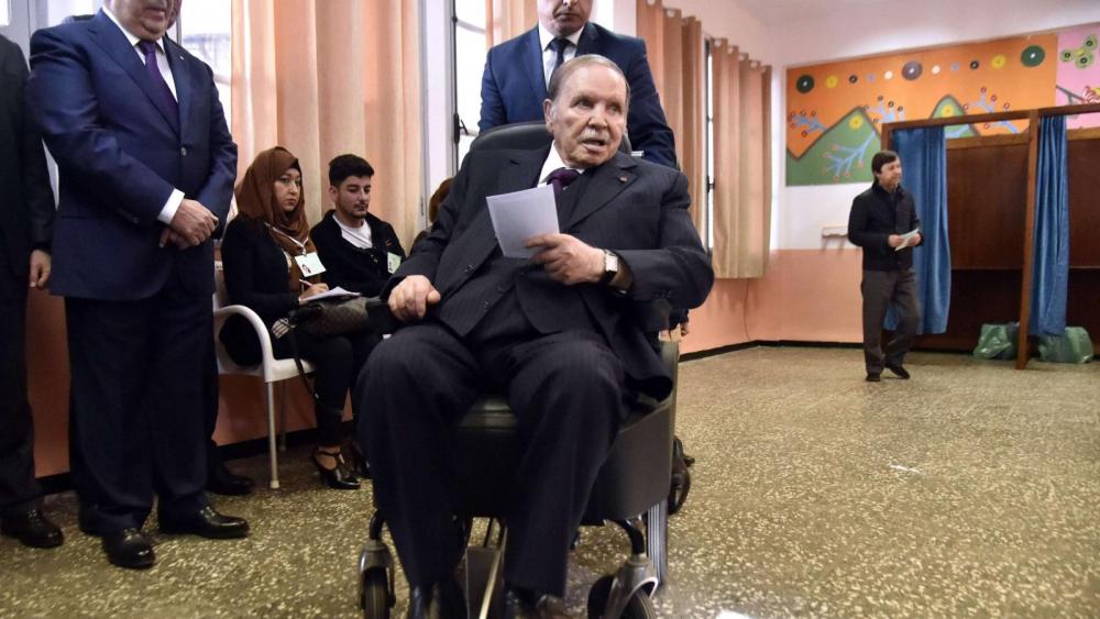 Polémica en Argelia: Bouteflika se presenta a las elecciones pese a su estado grave de salud