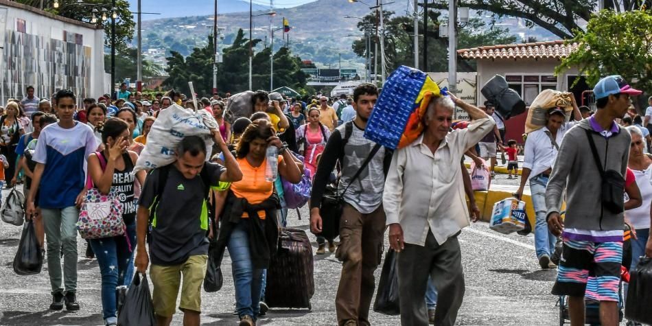 Migración Colombia rechaza atentado a policías en Arauca¡