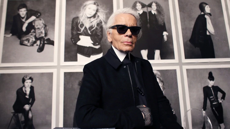 Mexicano homenajeó a Karl Lagerfeld con un muñeco que captó su esencia