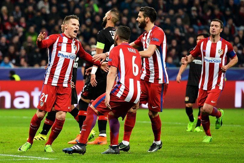 El Atlético vence y encarrila la eliminatoria en Leverkusen 2-4