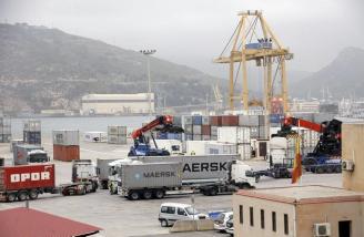 La huelga llega al puerto