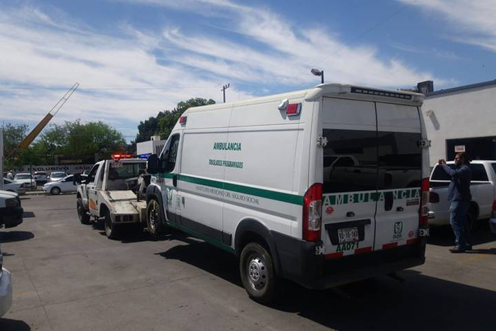 Sonora.– Mujer se roba ambulancia del área de Urgencias del IMSS en Hermosillo  