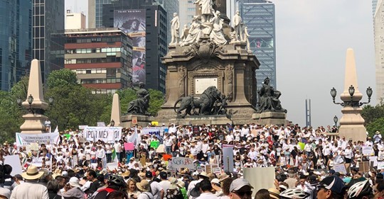 MARCHAN Y PROTESTAN CONTRA LA 4T
