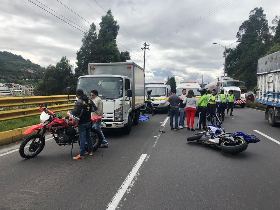  Accidente de tránsito sobre la Autopista General Rumiñahui