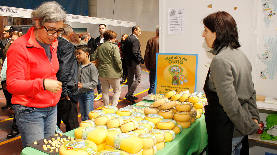 Gran éxito de asistencia na Feira do Queixo da Ulloa