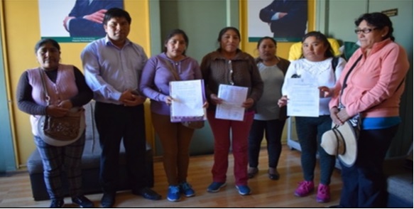 PADRES DE FAMILIA PIDEN CAMBIO DE DOCENTE 