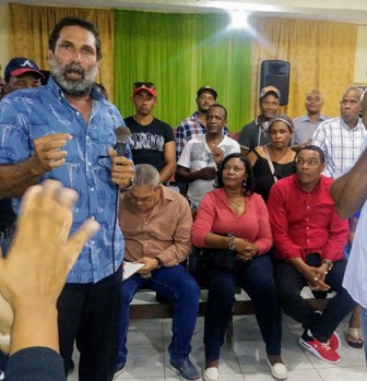 Organizan comisión en defensa de las familias desalojadas en Guayacanes