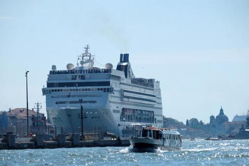 Un Crucero Choca Con Un Barco Turístico En Venecia Y Deja Cuatro Heridos Leves