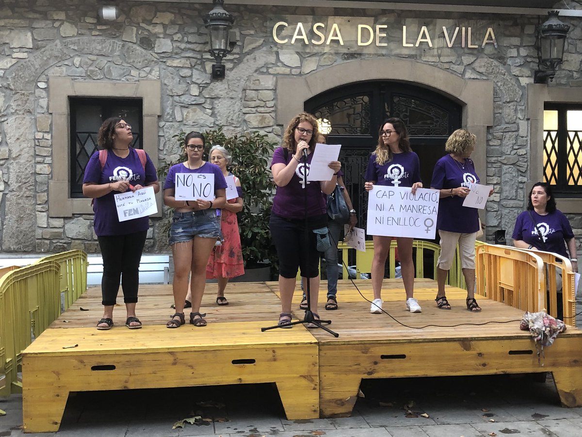 Concentració a Sant Vicenç de Castellet en suport a la víctima de la violació múltiple a Manresa