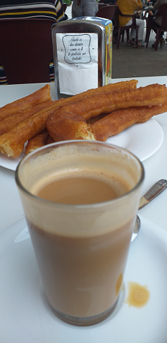 CAFÉ CON CHURROS: UN LUJO AL ALCANCE DE TODOS